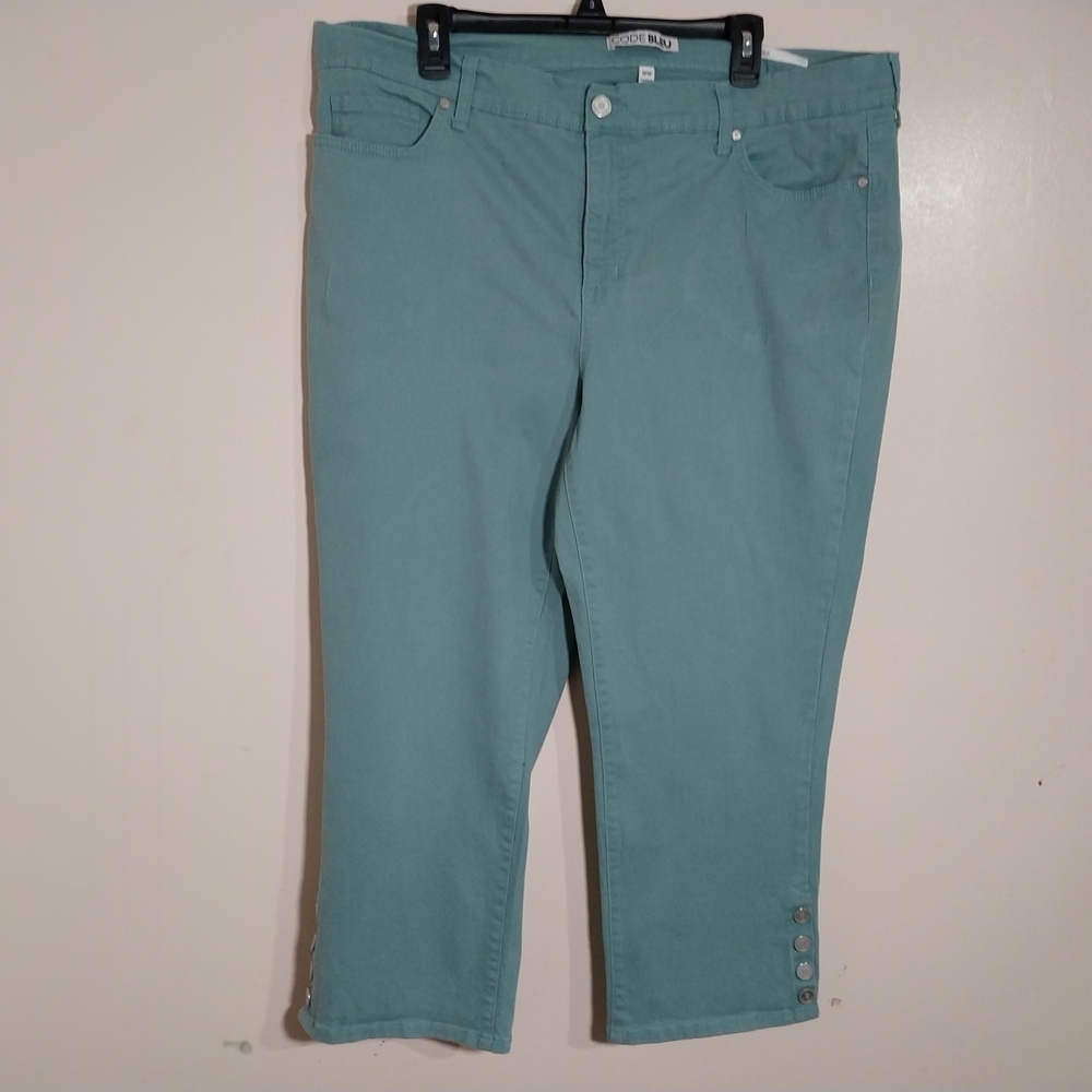 Code Bleu Women's 18 W Stretch Chic CasualCapri Blue Jeans Spadex. Cotton